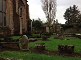 Churchyard graves at Clackmannan
